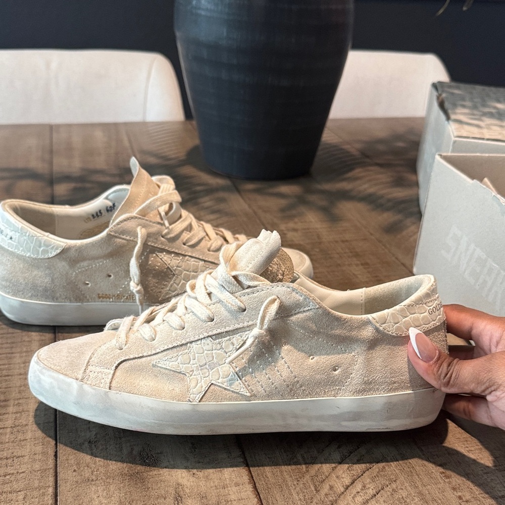 GOLDEN GOOSE Cream Super Star Sneakers with Crocodile Texture